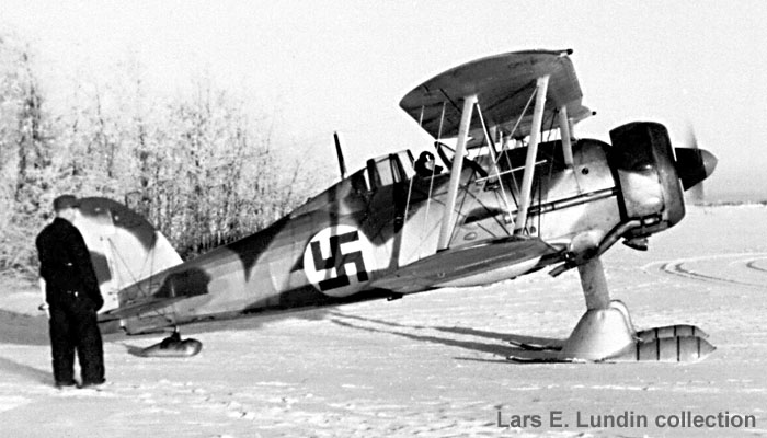 Winter war in Finland 1940. J 8A Gladiator "Yellow K" (Swedish # 285) at Veitsiluato.