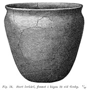 Large earthenware vessel, earlier Iron Age. Greby, Sweden. - Lerkärl från Greby i Bohuslän.  Äldre järnålder. Size 1801 x 1813 pixels.