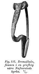 Bronze fibula from burial-mound. Naverstad, Sweden. - Bronsfibula frn gravhg.  Naverstad i Bohusln. - Size 800x1521 pixels.